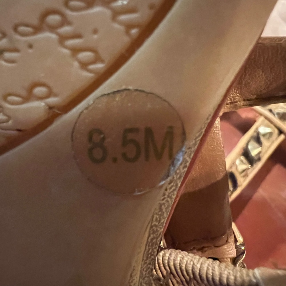 Shoes - Picture 11 of 12